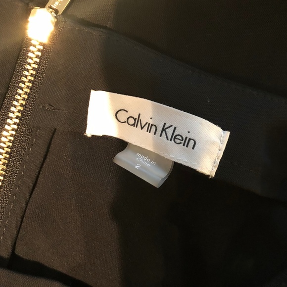 Calvin Klein Simple Black Cap Sleeve Dress- Size 2 - Picture 3 of 3